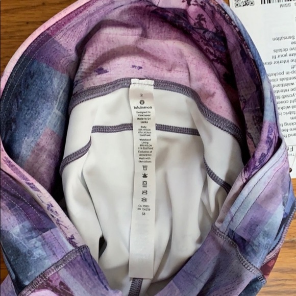 Lululemon Fast and Free 7/8 tights - Picture 6 of 7